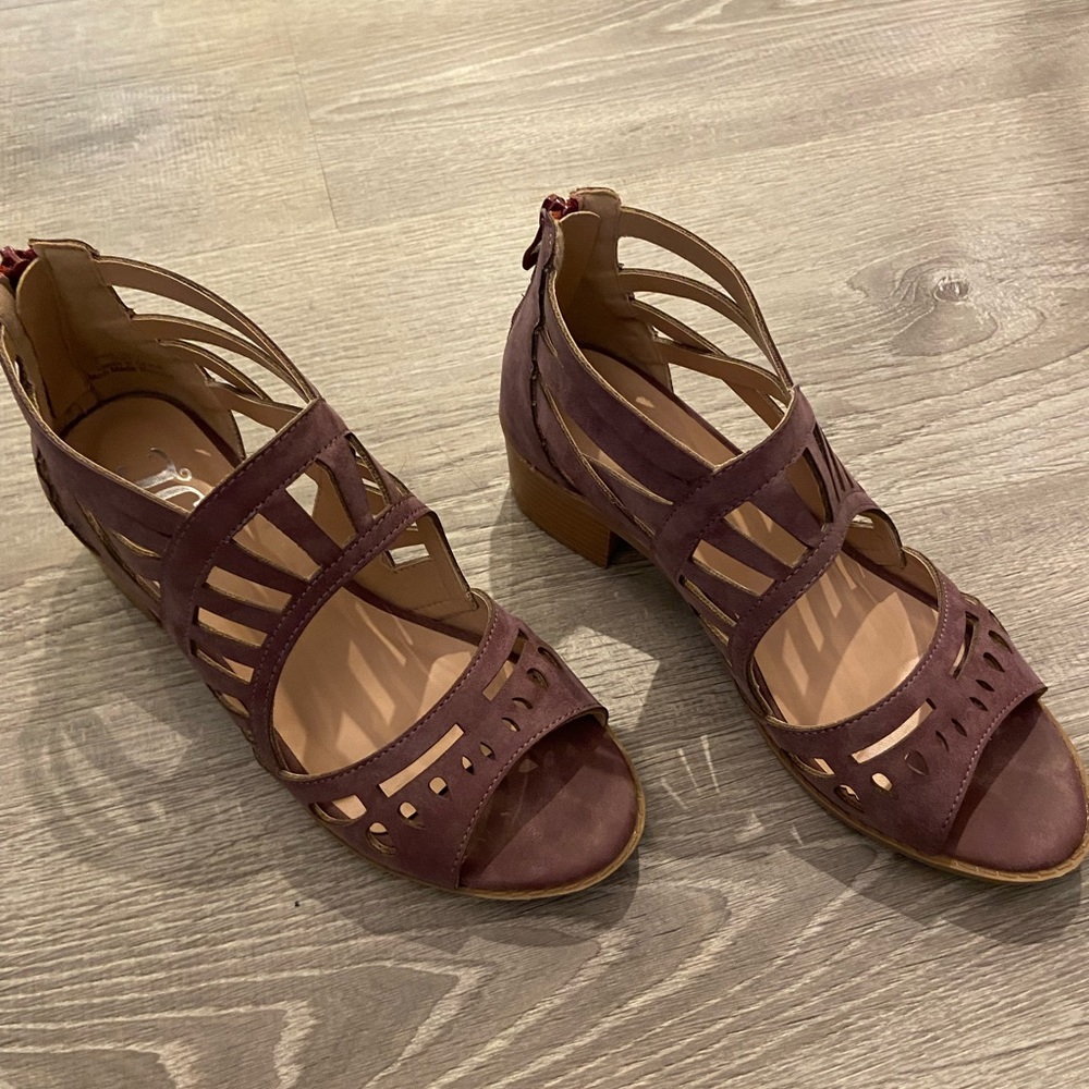 Plum Sandals Cut Out with Back Zipper EUC Size 7